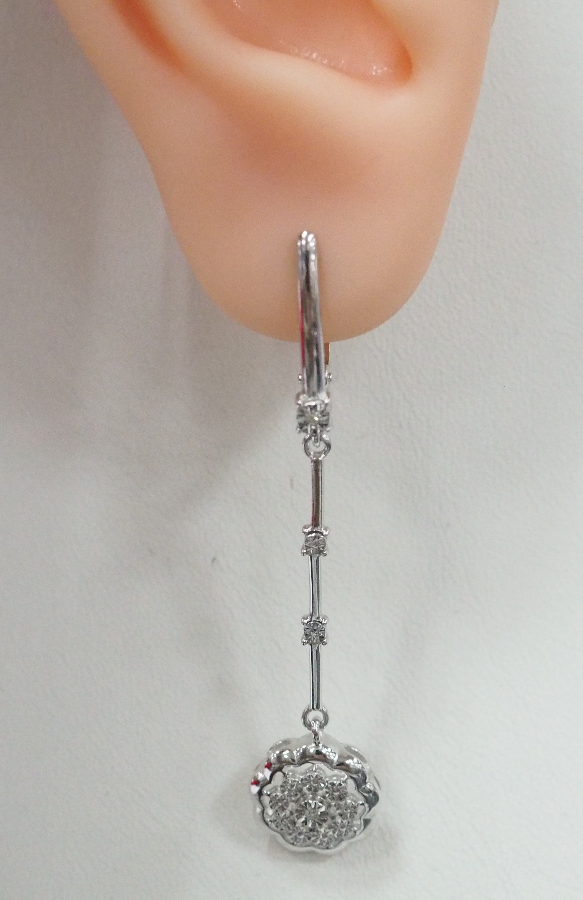 Серебряные серьги с бриллиантами